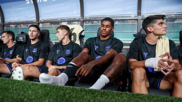 拖后中场, 复后, 西甲首轮巴