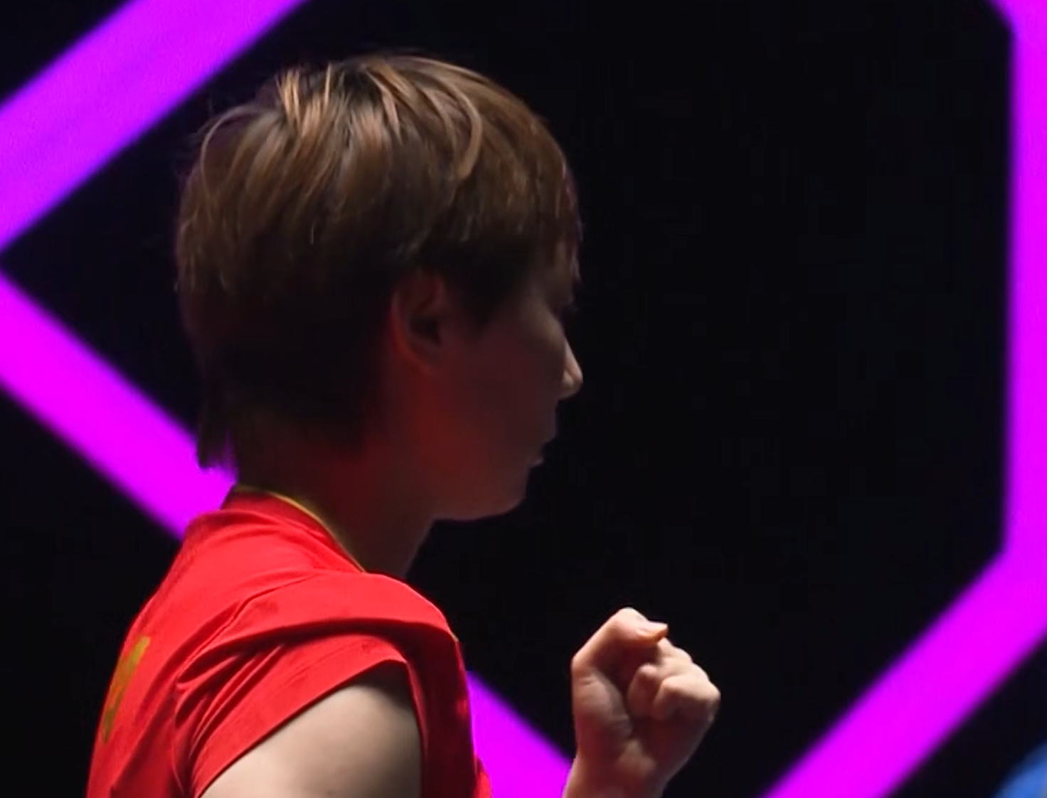 王曼昱, 拉开分差, 正手也被调 王曼昱, 拉开分差, 正手也被调