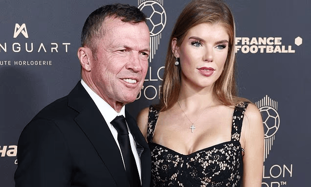 岁的时尚企, 手挽着女友