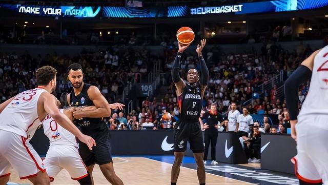 施罗德当选, 助攻